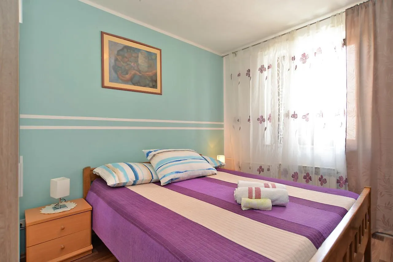Apartments Ivanka 378 Rovigno